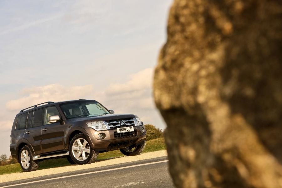  Mitsubishi Shogun 2012 года  (UK) (фото 8 из 17)